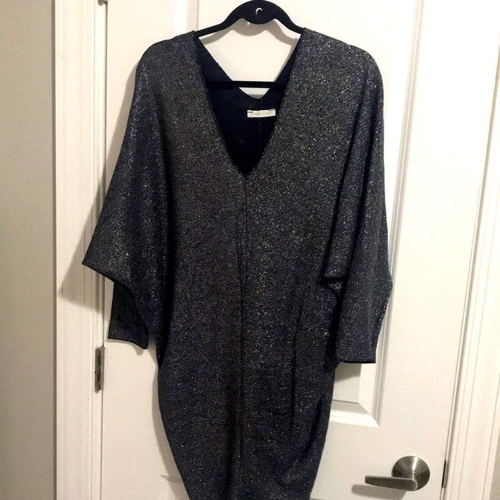 Black w/silver sparkles Made in Italy size M/L V neck with 3/4 sleeves NWOT